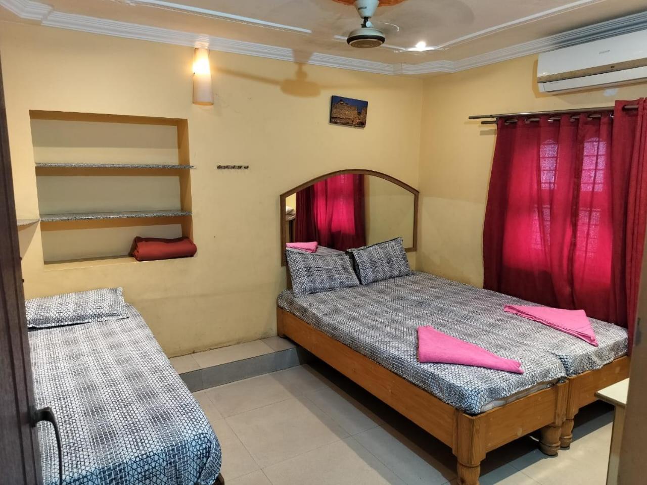 Gopi Guest House Hampi Værelse billede
