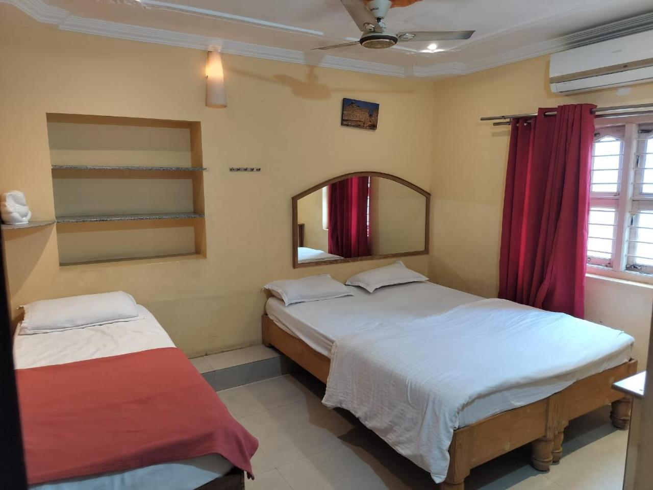 Gopi Guest House Hampi Eksteriør billede